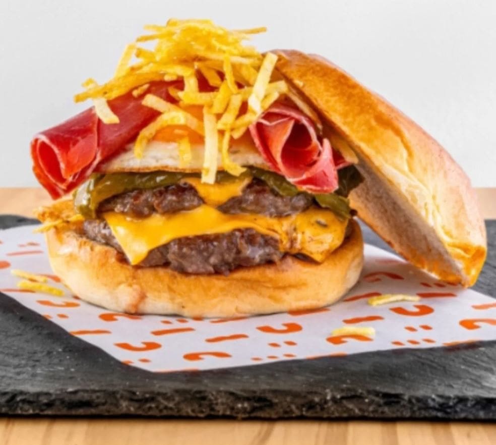 Hamburguesa bacon y patatas