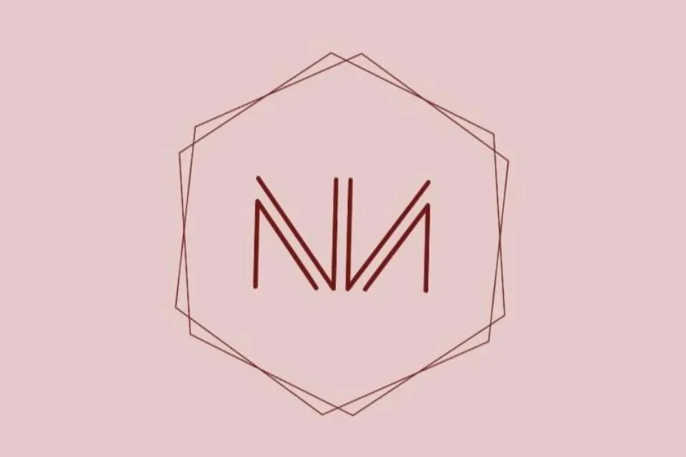 Logo horizontal de Nadine Navas en Vllanueva del Rosario