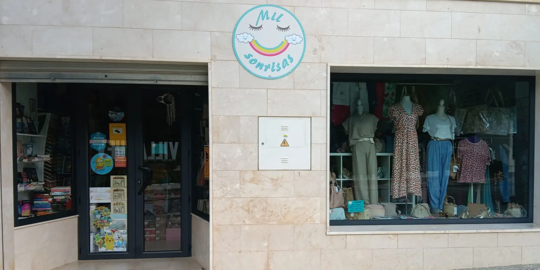 Logo horizontal de 1000 Sonrisas en Vllanueva del Rosario