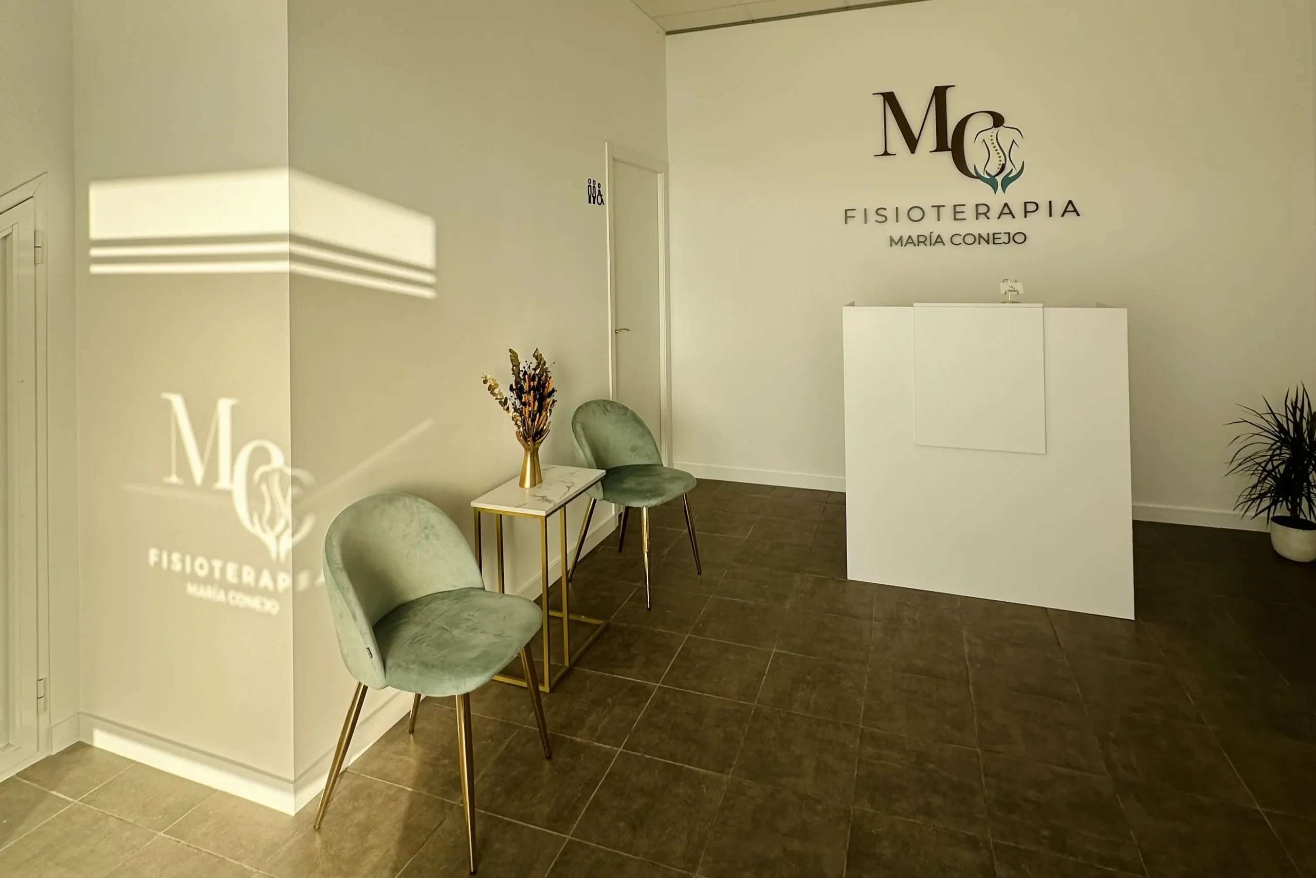 Recepcion Fisioterapia María Conejo en Villanueva del Rosario